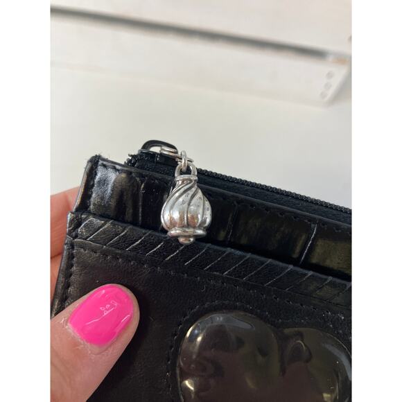 BRIGHTON SMALL BLACK LEATHER CARD WALLET WITH HEART WINDOW - Picture 4 of 9